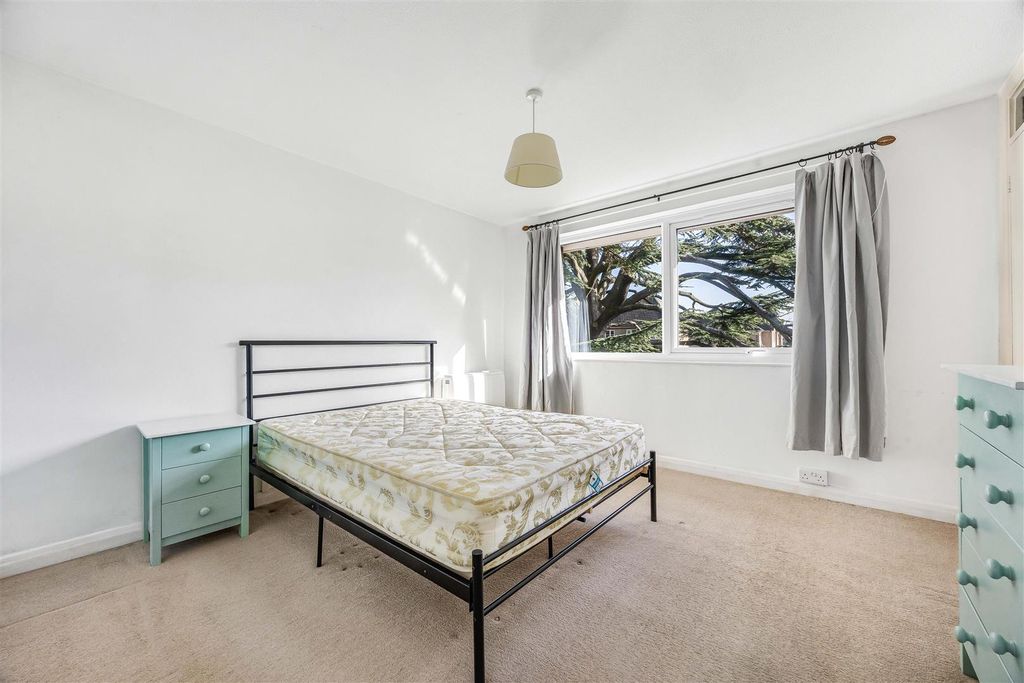 Additional image 7 of 2 bed flat for saleMorton Court, Christchurch Road, Reading RG2