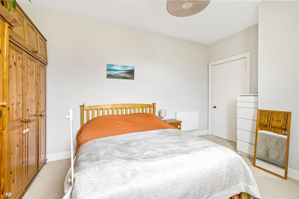 Additional image 9 of 1 bed flat for sale15/8 Belmont Road, Juniper Green, Edinburgh EH14