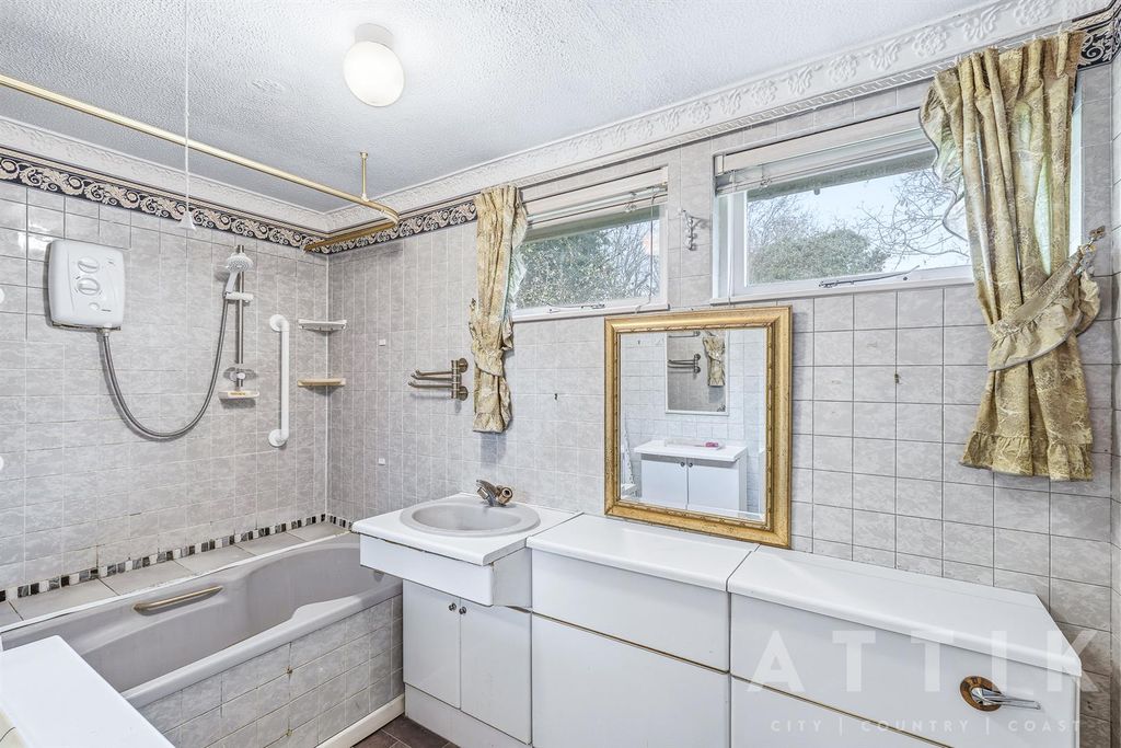 Additional image 7 of 5 bed detached bungalow for saleNorwich Road, Halesworth IP19