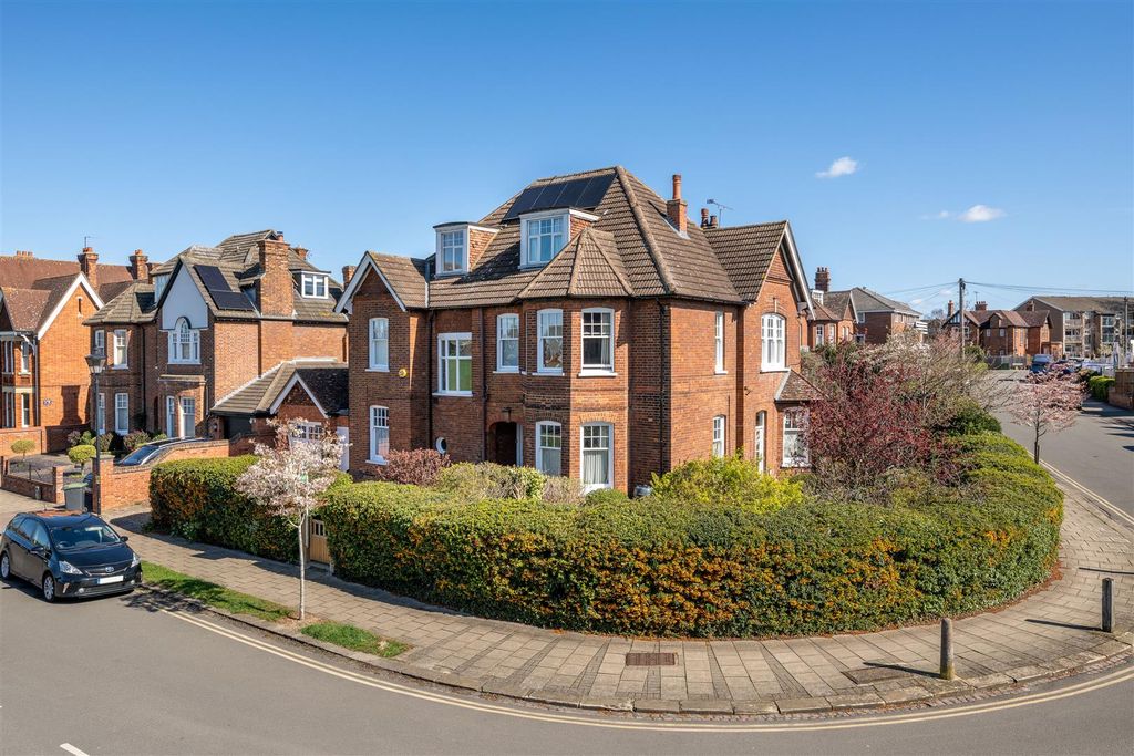 Additional image 26 of 6 bed detached house for salePemberley Avenue, Bedford MK40