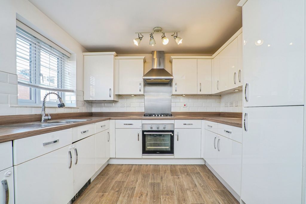 Additional image 5 of 3 bed semi-detached house for salePiebridge Way, Leeds LS12