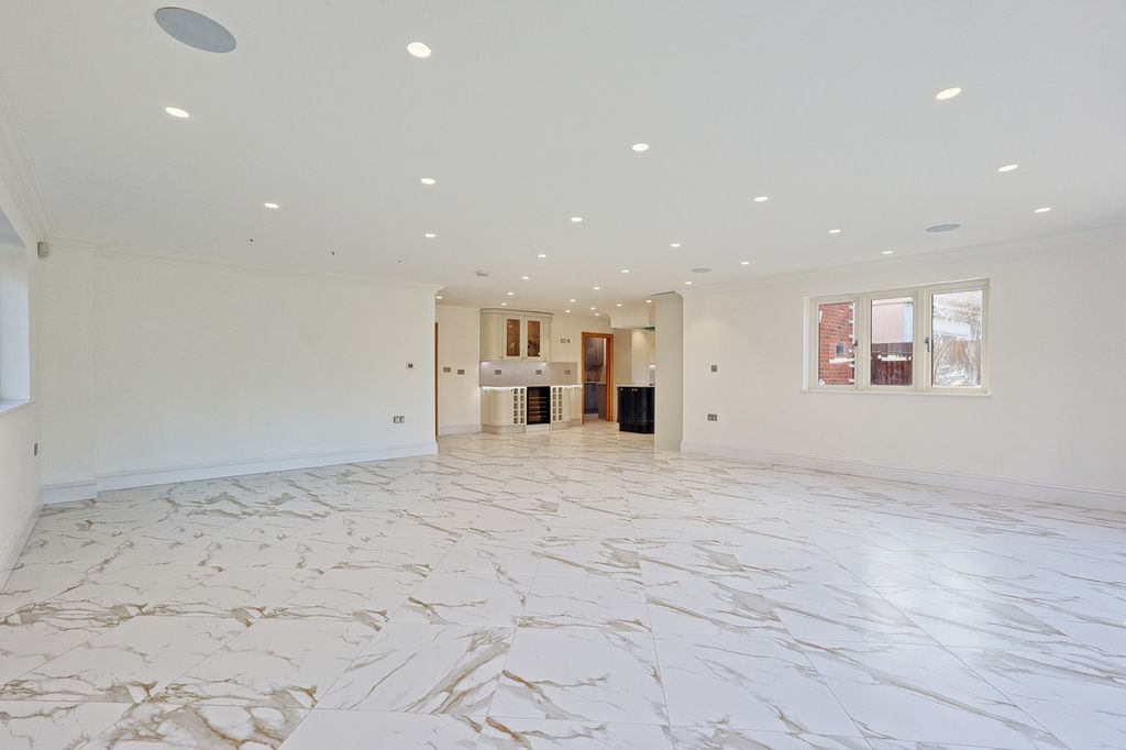 Additional image 14 of 6 bed detached house for saleCurtis Road, Emerson Park RM11