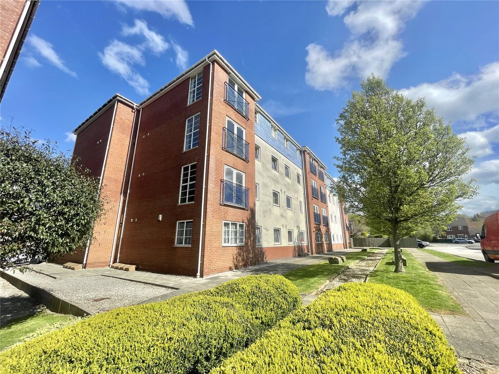 2 bed flat for saleOld Coach Road, Runcorn, Cheshire WA7