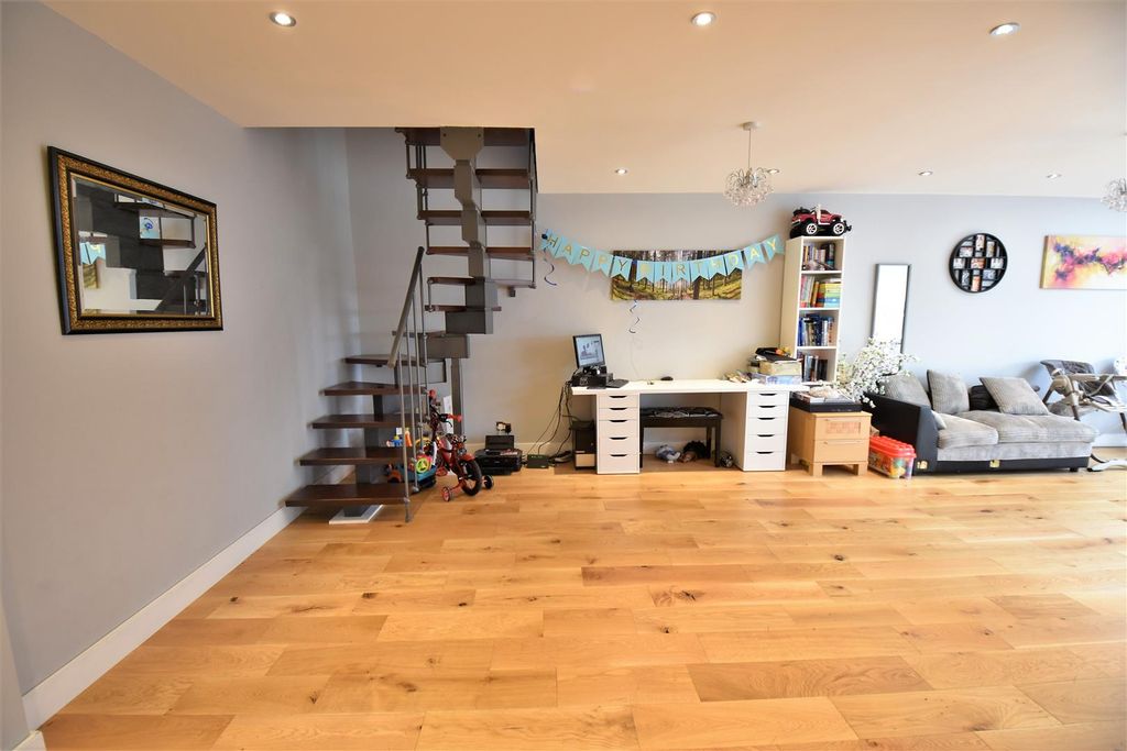 Additional image 17 of 5 bed semi-detached bungalow for saleHadley Road, Belvedere DA17