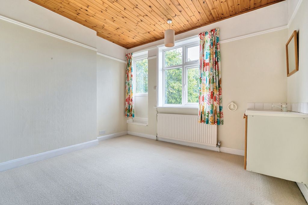 Additional image 12 of 6 bed detached house for saleNorthcourt Avenue, Reading, Berkshire RG2