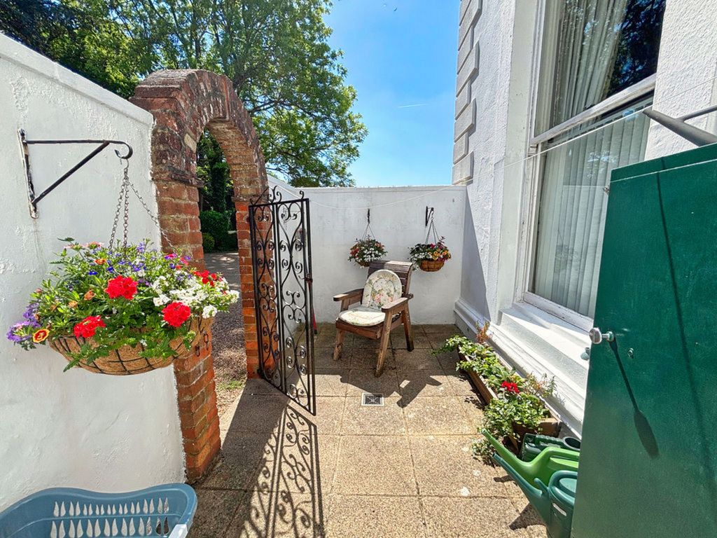 Additional image 11 of 2 bed flat for salePixham Lane, Dorking RH4