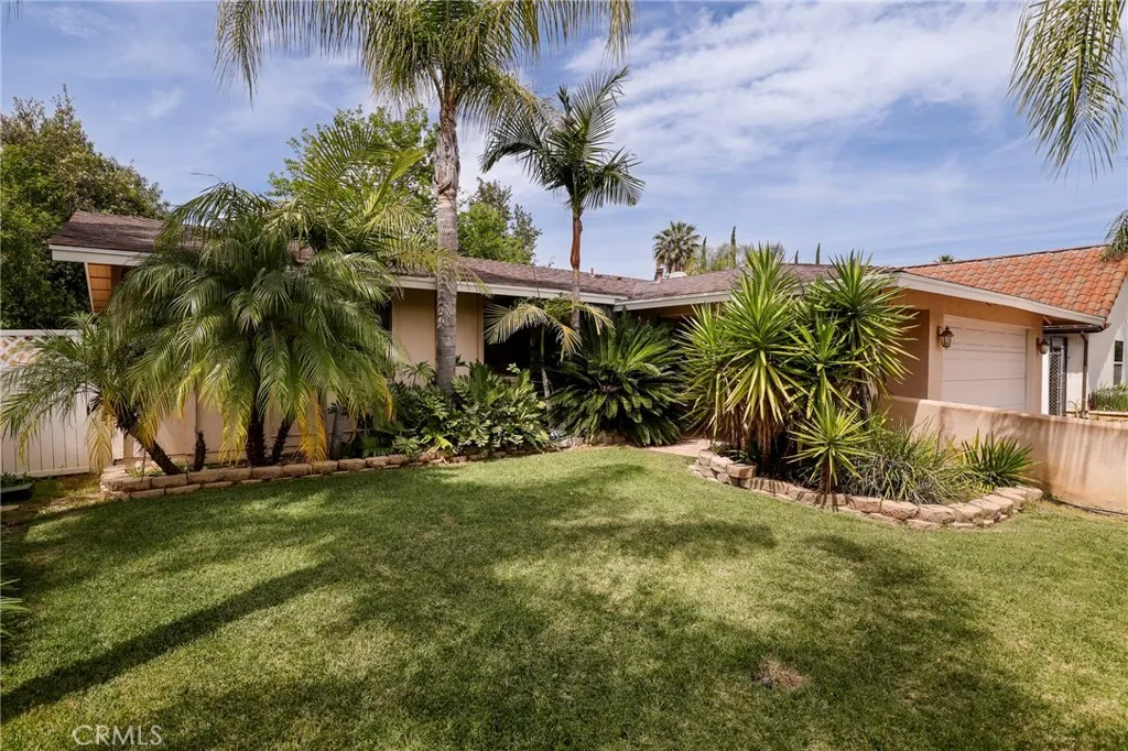 233 Kanan Rd, Oak Park, CA 91377 photo 2