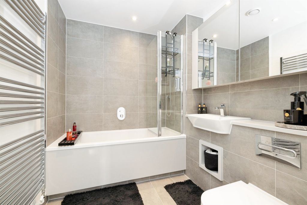Additional image 11 of 2 bed flat for saleOxhey Drive, Watford WD19