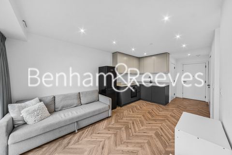 Royal Exchange, Kingston KT1, Studio to rent