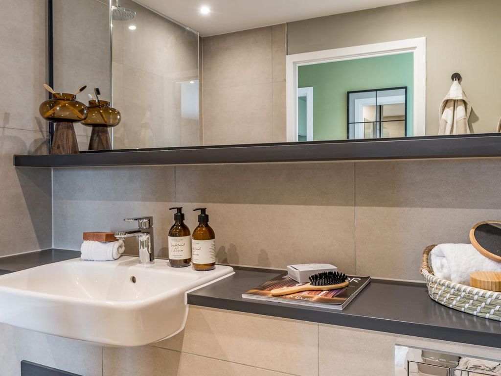 Additional image 12 of 2 bed flat for saleKent Avenue, Dagenham RM9