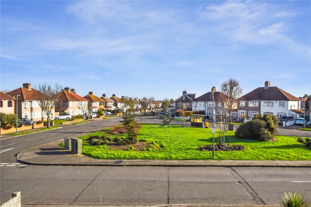 Additional image 28 of 4 bed semi-detached house for saleCumberland Drive, Bexleyheath DA7