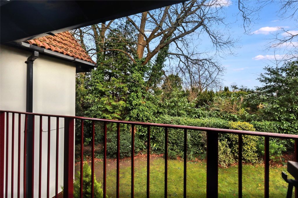 Additional image 12 of 2 bed flat for saleSt. Johns, Woking, Surrey GU21