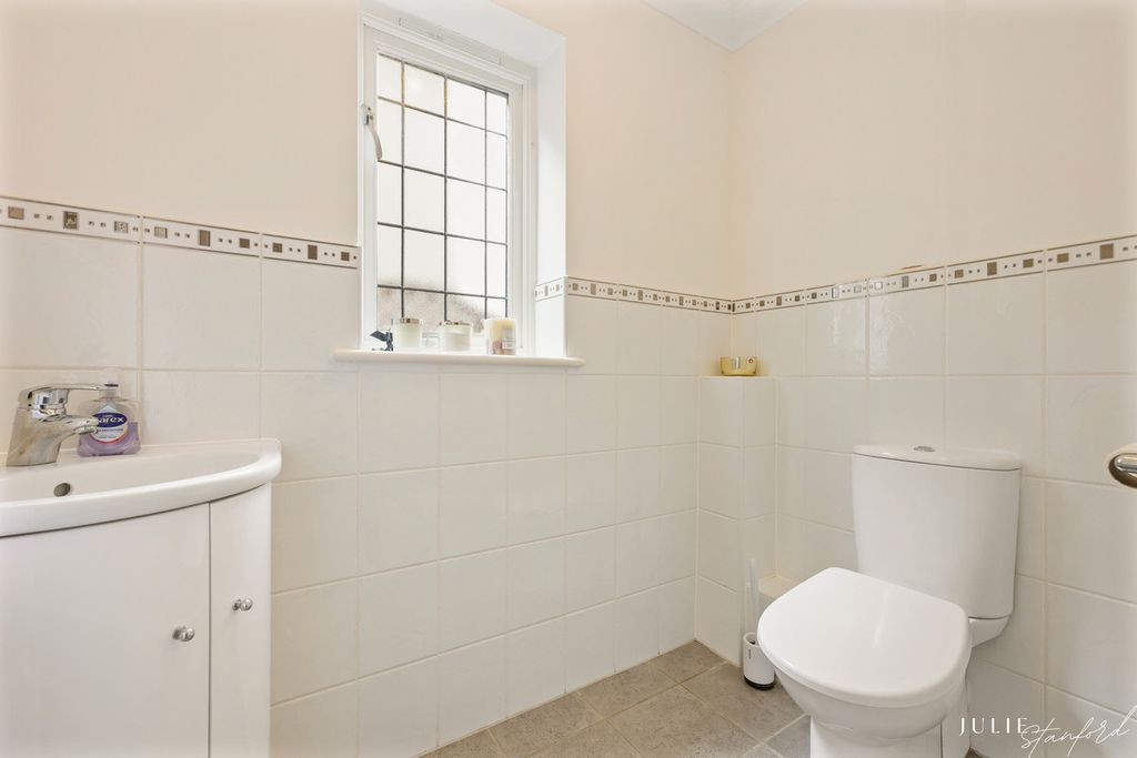 Additional image 21 of 6 bed detached house for saleLee Chapel Lane, Basildon SS16