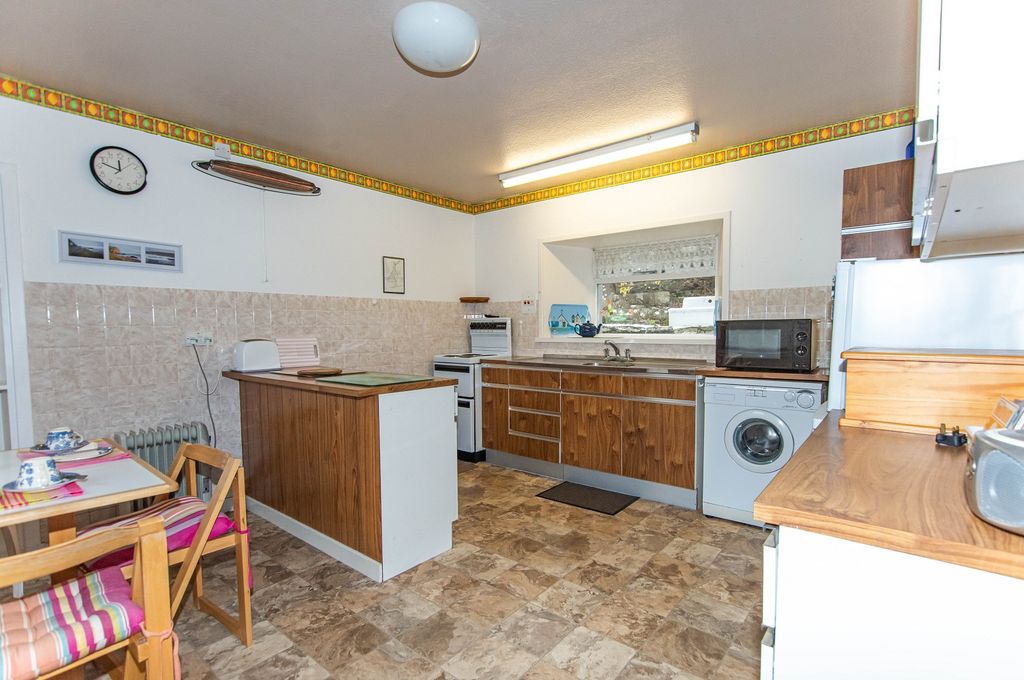 2 bed terraced house for saleDunbeath, Dunbeath, Highland. KW6 photo 5