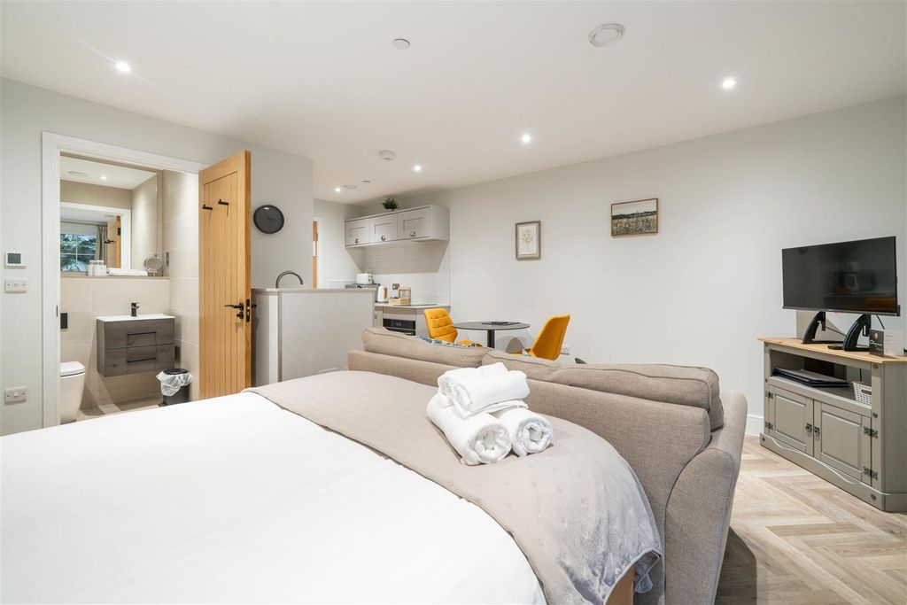Additional image 10 of 1 bed flat for sale5 Rock Mill Holiday Apartments, The Dale, Stoney Middleton, Hope Valley S32
