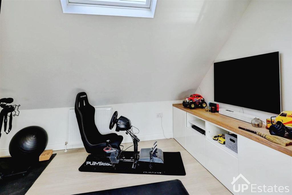 Additional image 32 of 6 bed detached house for saleGleneagles Close, Great Denham, Bedford MK40