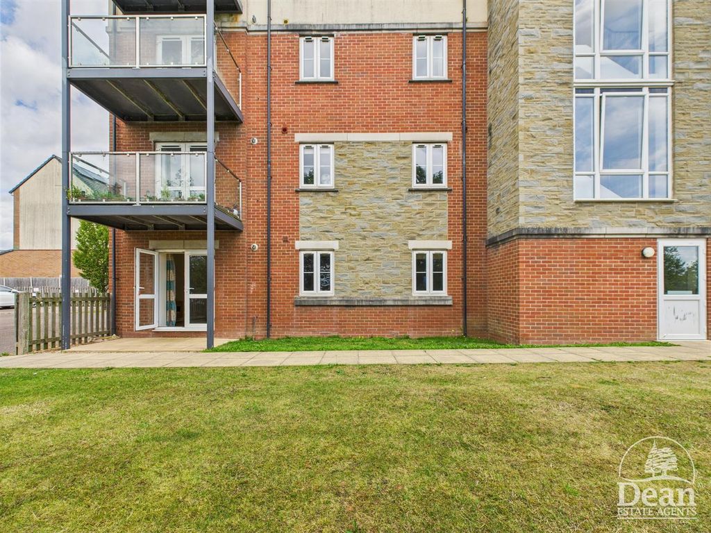 Additional image 13 of 2 bed flat for saleOverstreet Green, Lydney GL15