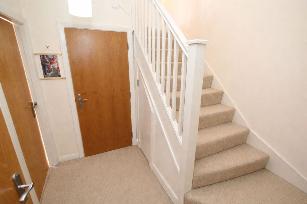 Additional image 7 of 3 bed flat for saleOxford Street, Todmorden OL14