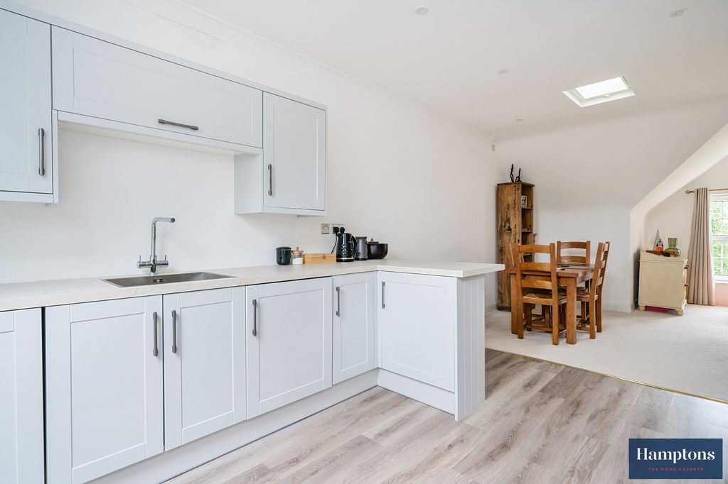Additional image 7 of 3 bed flat for saleWhielden Street, Amersham HP7