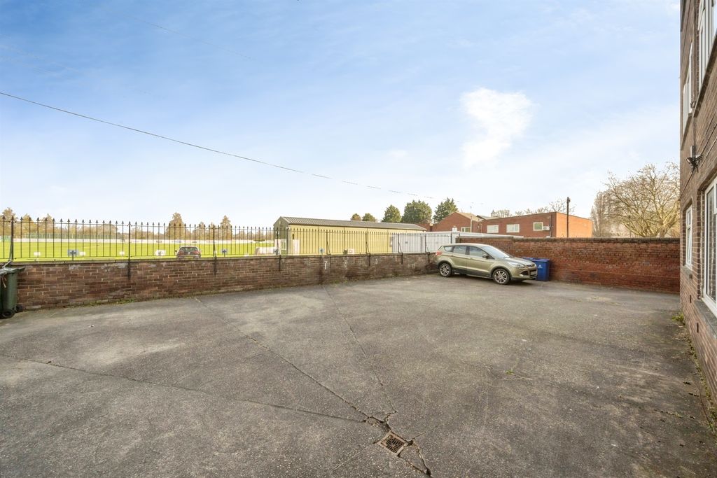 Additional image 10 of 2 bed flat for saleLeger Court, Bennetthorpe, Doncaster DN2