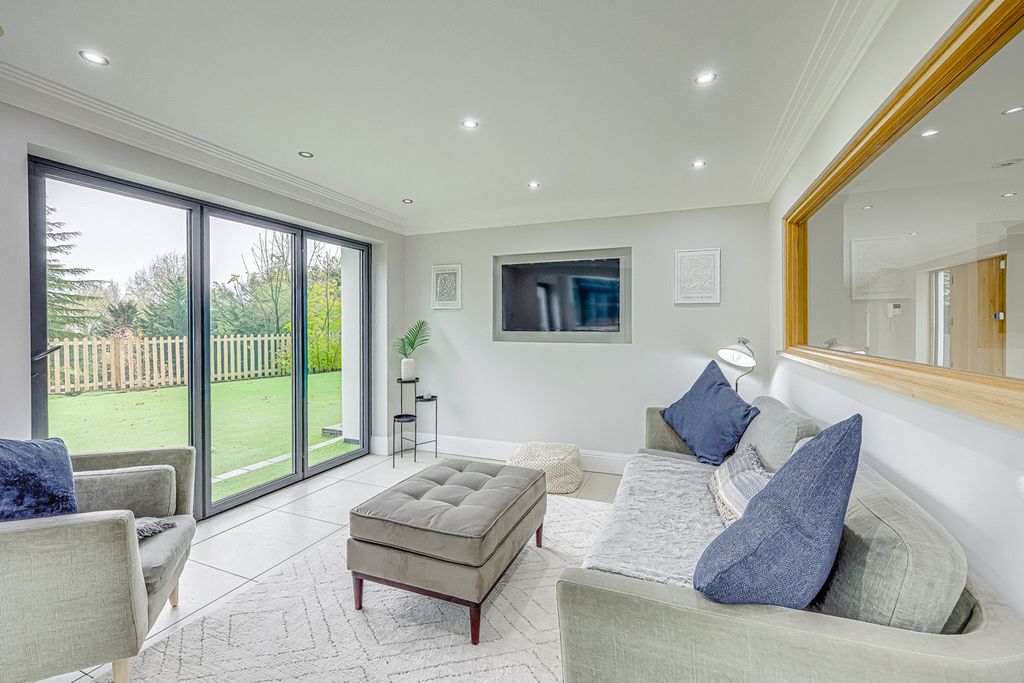 Additional image 20 of 5 bed detached house for saleBowers Road, Benfleet SS7