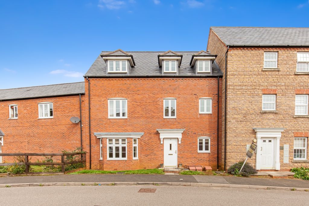 Additional image 9 of 2 bed flat for saleWinter Gardens Way, Banbury OX16