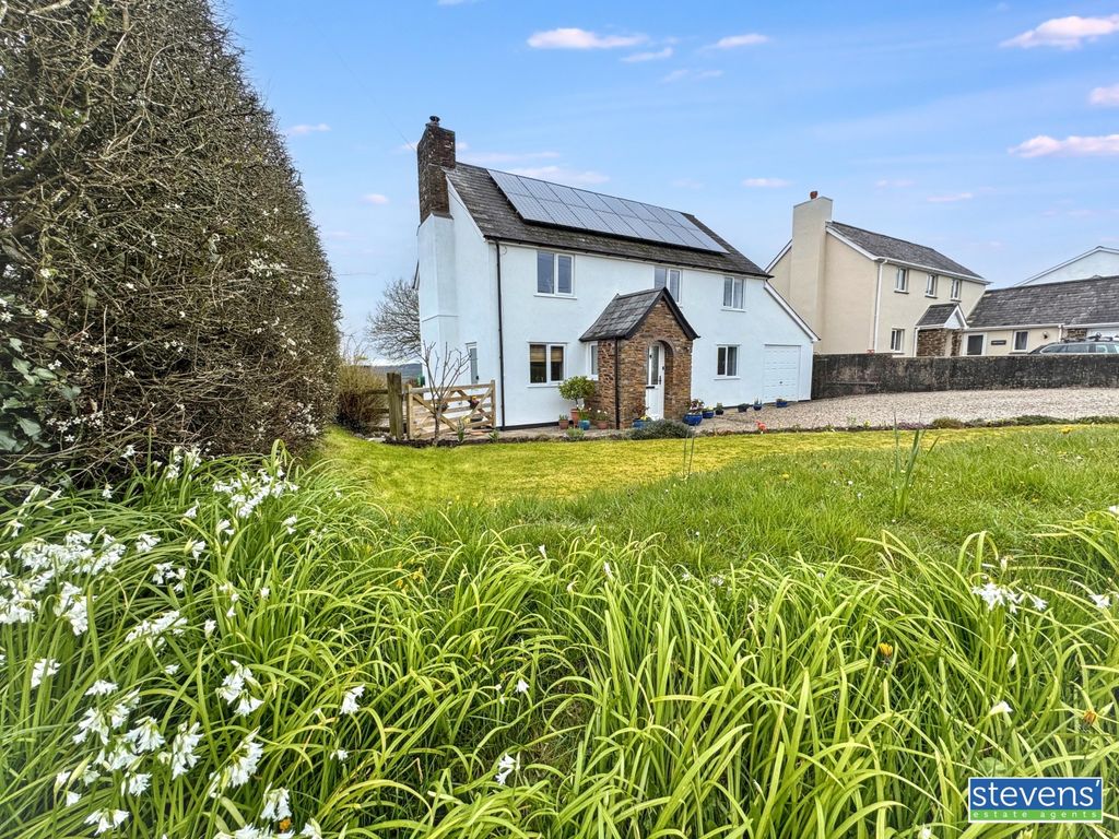 4 bed detached house for saleChurch Road, Highampton, Beaworthy, Devon EX21