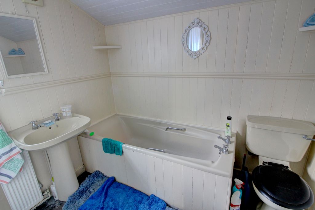 Additional image 7 of 3 bed semi-detached house for saleSilver Street, Barnetby DN38