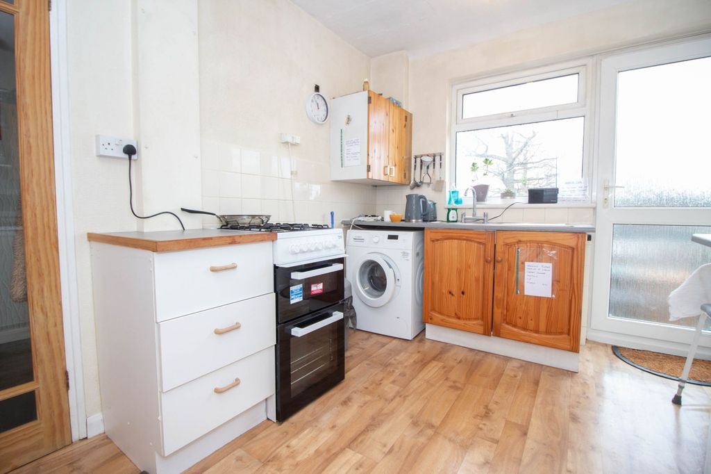 Additional image 6 of 3 bed detached house for saleGreenfield Avenue, Carpenders Park, Watford WD19