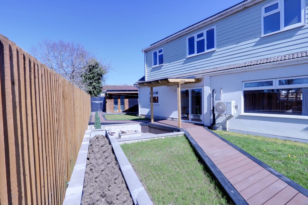 Additional image 33 of 5 bed detached house for sale6 Heathfield, Benfleet SS7