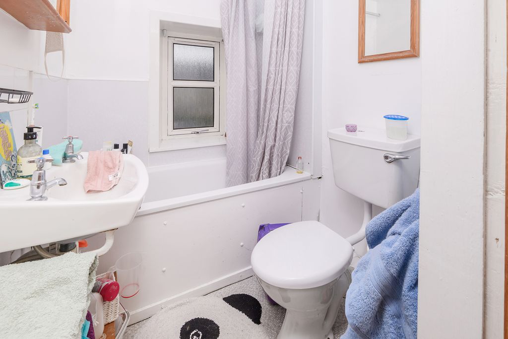 Additional image 8 of 2 bed flat for saleKingsmills, Elgin IV30