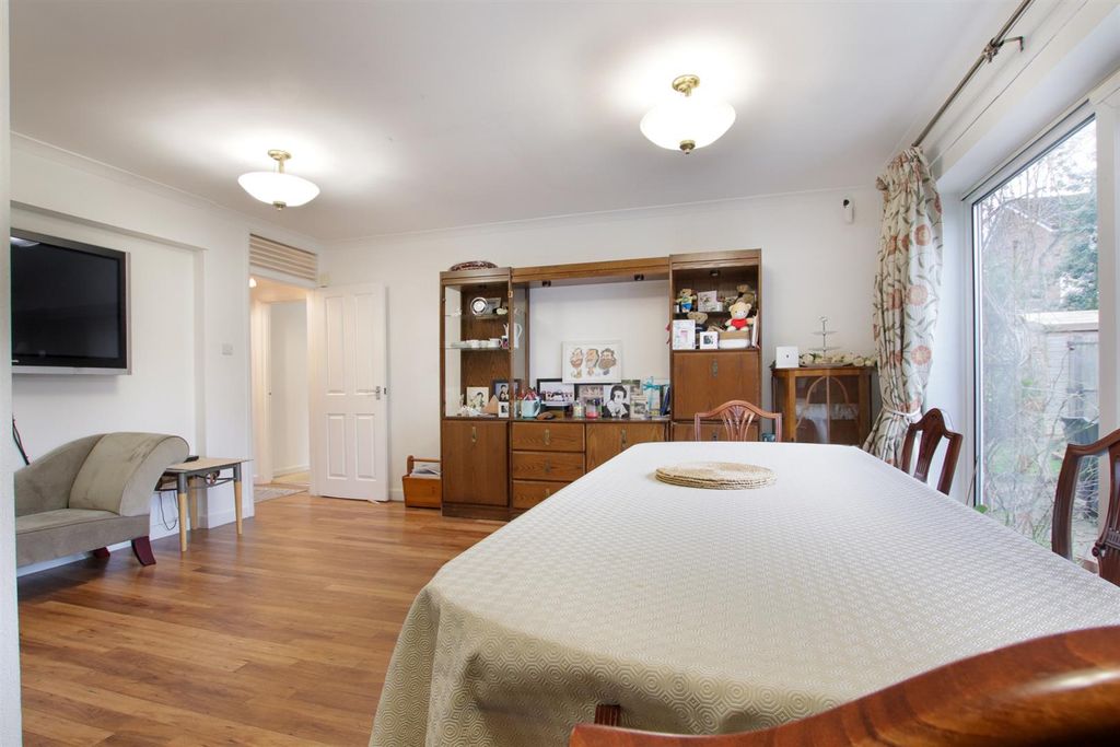 Additional image 8 of 4 bed detached house for salePennine Drive, Altrincham WA14