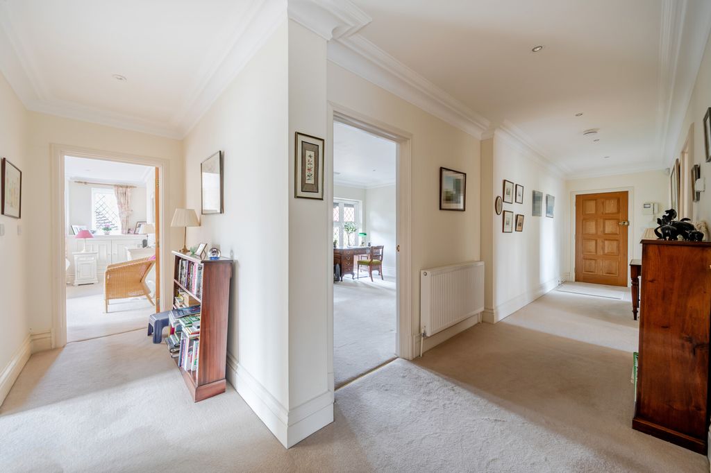 Additional image 17 of 3 bed flat for saleHolly Hill Drive, Banstead SM7