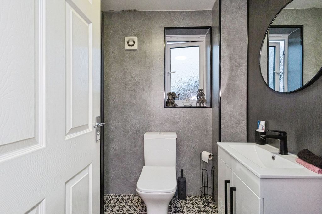 Additional image 15 of 4 bed detached house for saleBaron Avenue, Ashton-Under-Lyne, Greater Manchester OL6
