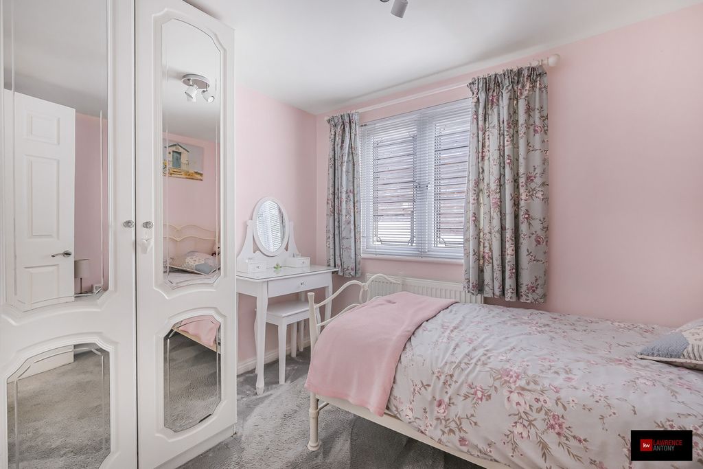 Additional image 24 of 5 bed detached house for saleLee Chapel Lane, Basildon SS16