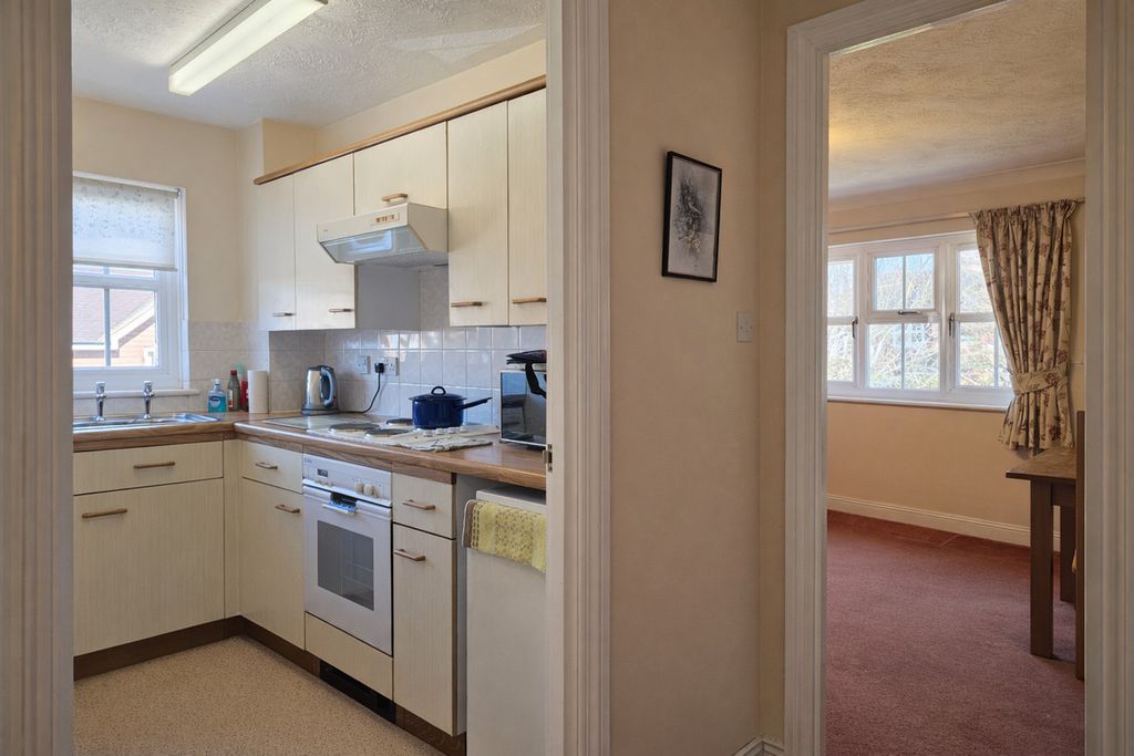 Additional image 6 of 2 bed flat for saleRosehill, Billingshurst RH14