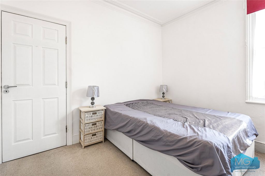 Additional image 21 of 4 bed semi-detached house for saleWood Street, Barnet EN5