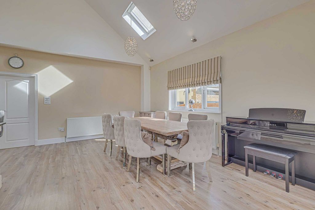 Additional image 10 of 5 bed detached house for saleHigh Road, Benfleet SS7