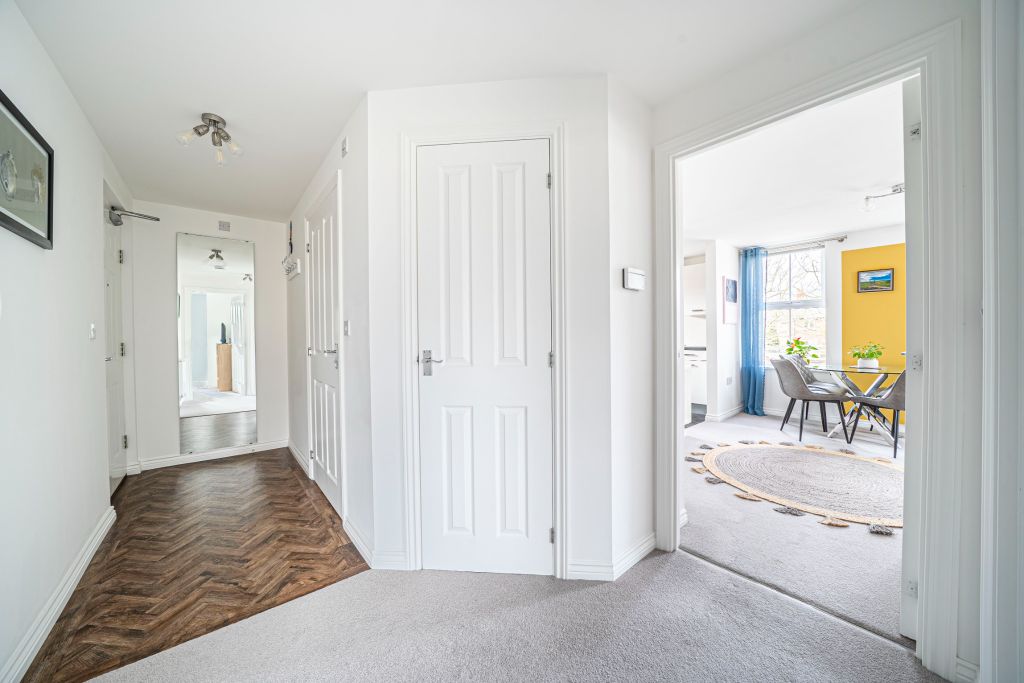 2 bed flat for salePicket Twenty Way, Andover SP11 photo 2