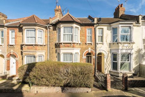 Inverine Road, Charlton SE7