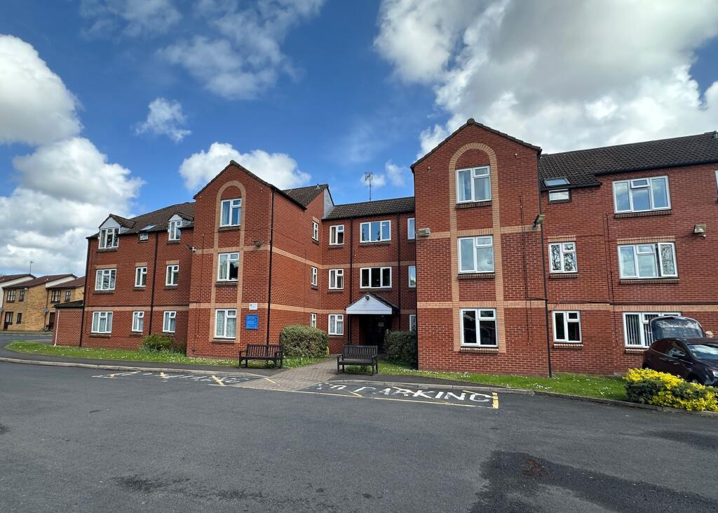 Pembroke Way, Oak Tree Court, B28