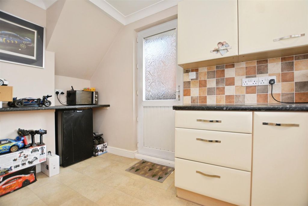 Additional image 5 of 2 bed semi-detached house for saleLunns Crescent, Barton-Upon-Humber DN18