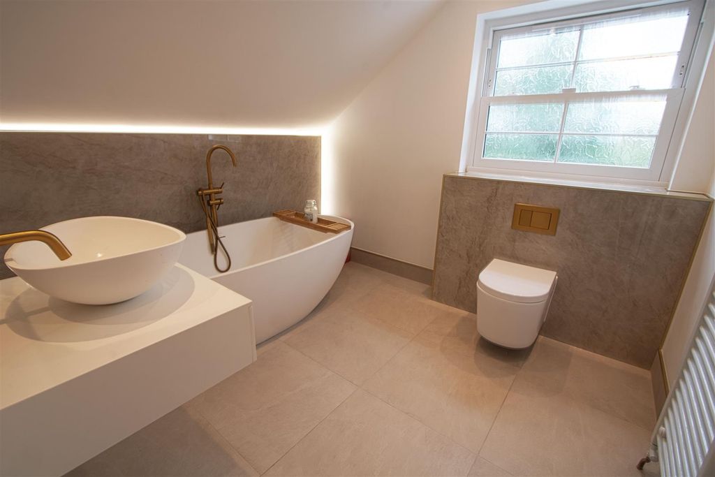 Additional image 12 of 4 bed detached house for saleBurnt Mills Road, Basildon SS13