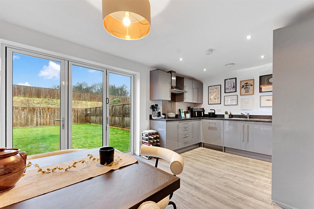 Additional image 4 of 3 bed semi-detached house for saleWoodyard Avenue, Chesterfield S41