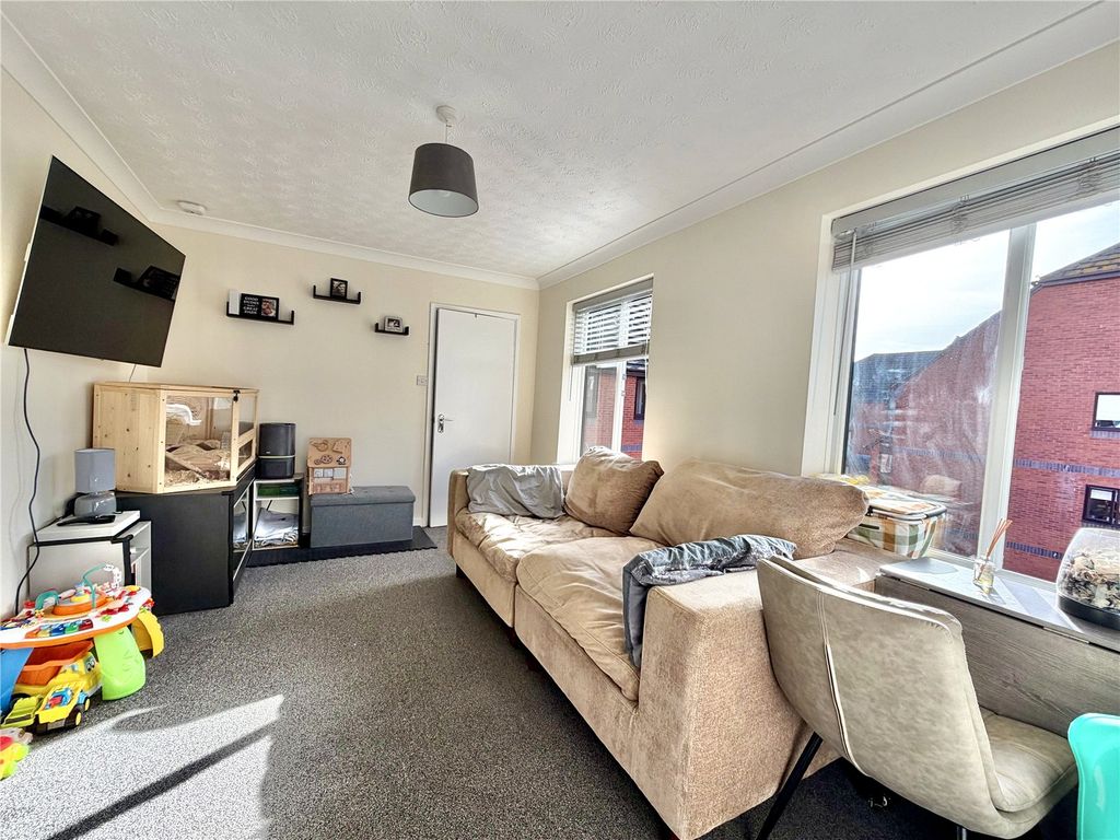 Additional image 4 of 2 bed flat for saleBirchett Road, Aldershot, Hampshire GU11