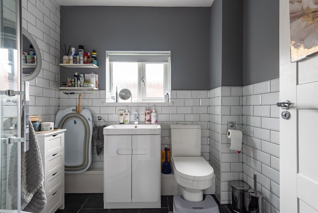 Additional image 4 of 2 bed flat for saleKingston Street, Hull HU1