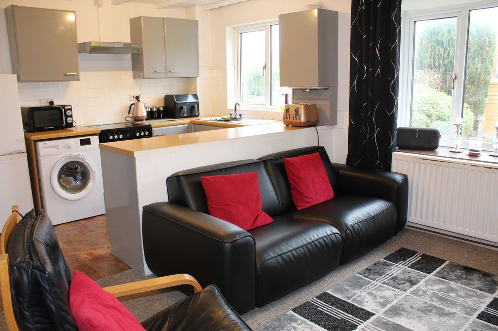 1 bed property for saleSlade Close, Broadmeadows, South Normanton, Derbyshire. DE55 photo 2