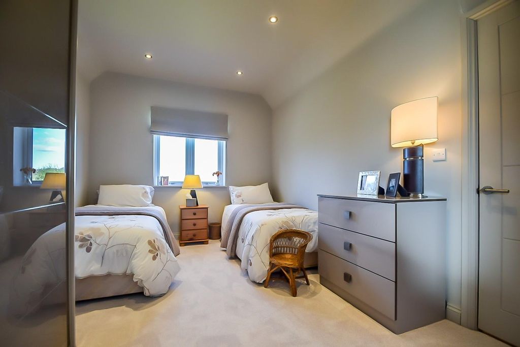 Additional image 32 of 4 bed detached house for saleSt. Marys Road, Benfleet SS7