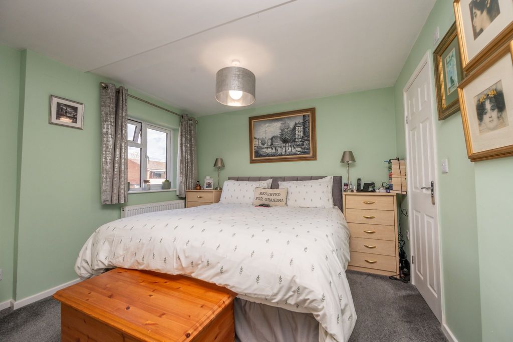 Additional image 20 of 4 bed semi-detached house for saleThrockmorton Road, Alcester B49