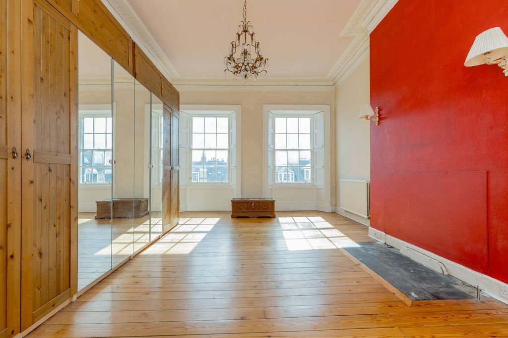 Additional image 10 of 3 bed flat for saleGeorge Street, Edinburgh EH2